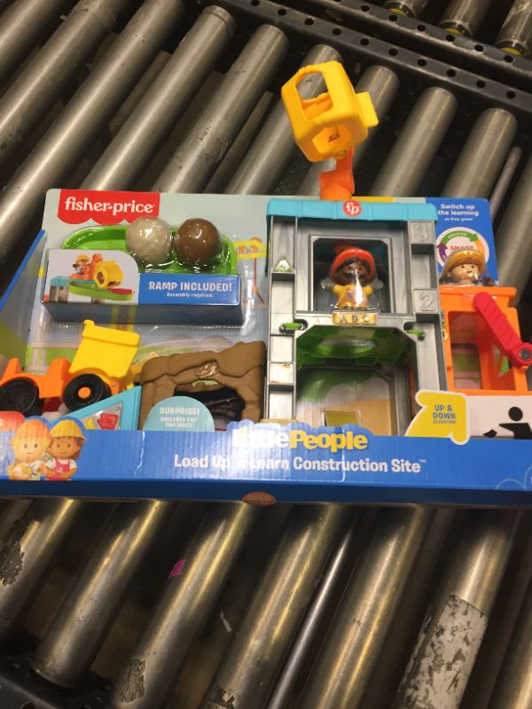 Photo 2 of Fisher-Price Little People Load Up 'n Learn Construction Site Playset

