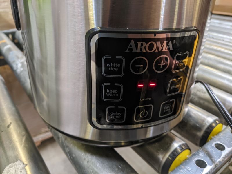 Photo 3 of Aroma Housewares ARC-914SBD Digital Cool-Touch Rice Grain Cooker and Food Steamer, Stainless, Silver, 4-Cup (Uncooked) / 8-Cup (Cooked)