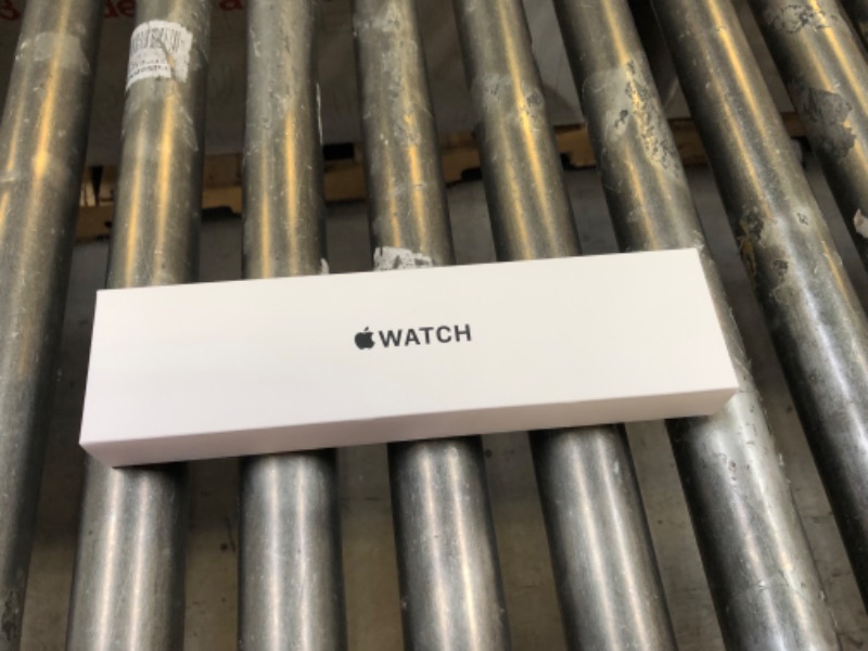 Photo 7 of Apple Watch SE (GPS) Aluminum Case

