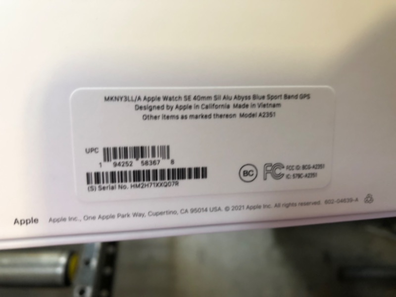 Photo 9 of Apple Watch SE (GPS) Aluminum Case 40 MM 


