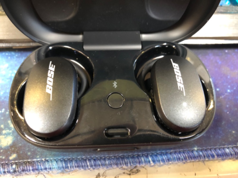 Photo 3 of Bose QuietComfort Noise Cancelling True Wireless Bluetooth Earbuds

