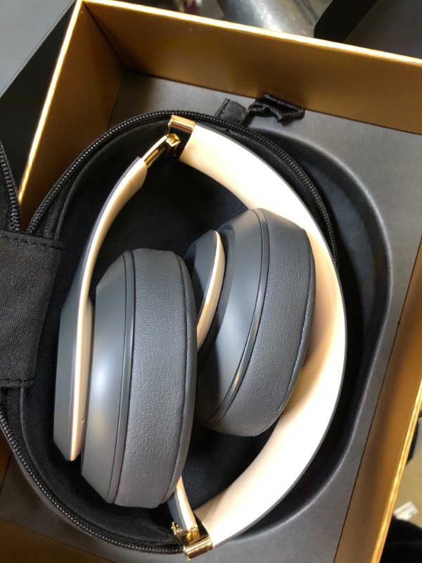 Photo 2 of Beats Studio3 Over-Ear Noise Canceling Bluetooth Wireless Headphones

