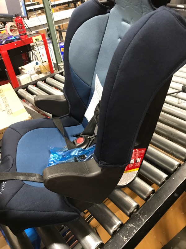 Photo 1 of Cosco Finale DX 2 in 1 Booster Car Seat Sport Blue