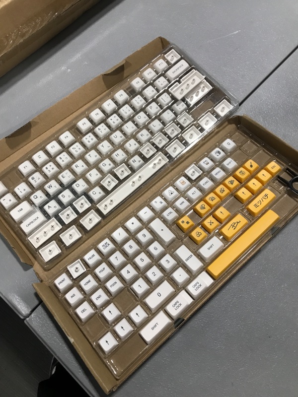 Photo 1 of PBT Keycaps 137 Keys Dye-Sublimation Keycaps XDA Profile Japanese Keycaps for Cherry Gateron MX Switches Mechanical Keyboards
