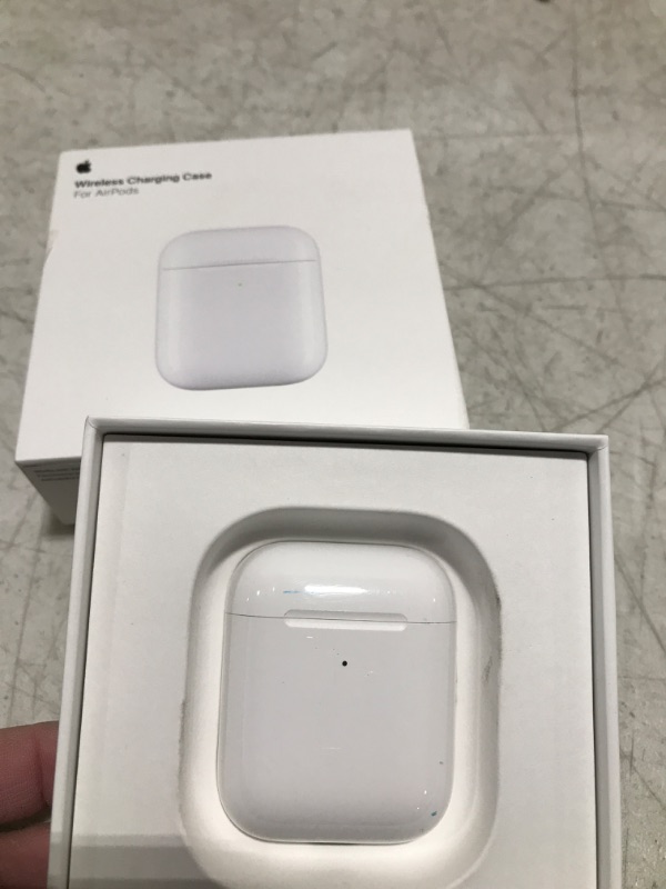 Photo 3 of Apple Wireless Charging Case for AirPods