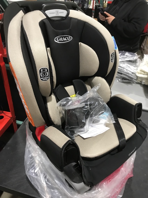 Photo 4 of Graco Extend2Fit 3-in-1 Car Seat, Stocklyn , 20.75x19x24.5 Inch (Pack of 1)
