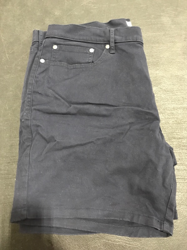 Photo 1 of AMAZON ESSENTIALS WOMEN'S SHORTS. NAVY BLUE. SIZE 34W. PRIOR USE. 