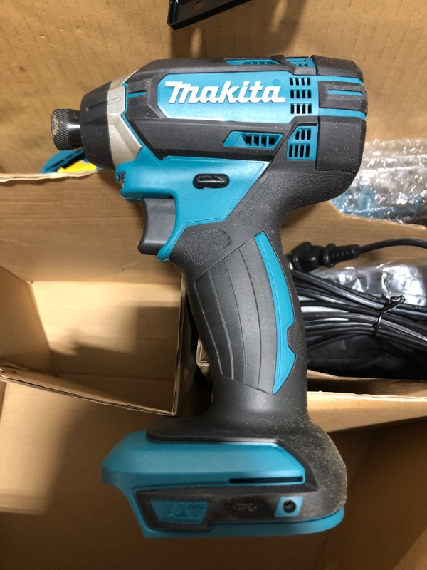 Photo 4 of "Makita XT510SM 18V LXT Li-Ion Cordless 5 Tool Combo Kit W/ 4.0Ah Battery". OPEN BOX. PRIOR USE. MISSING ITEMS. 
