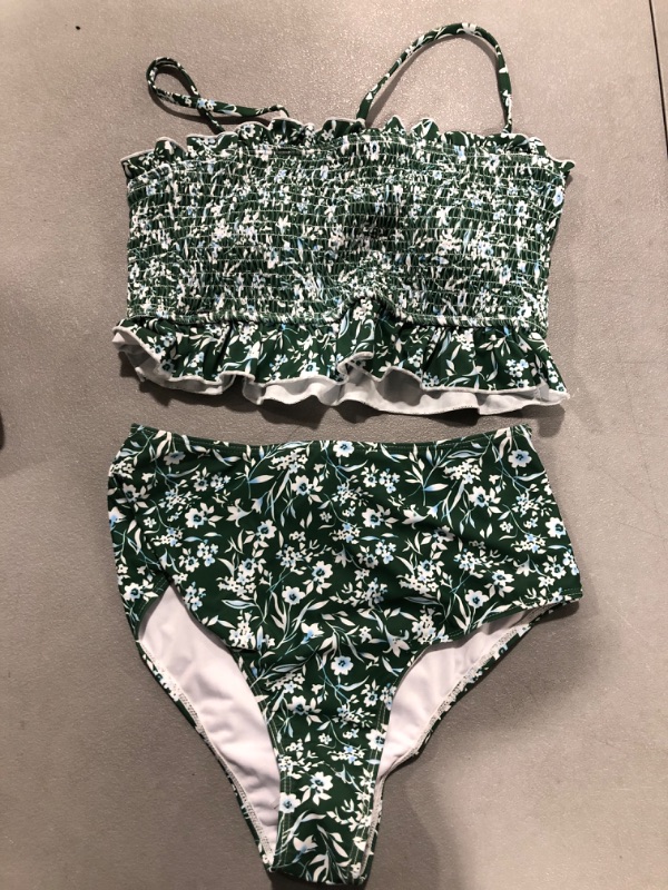 Photo 1 of 2 PIECE SWIMWEAR 
SIZE SMALL 