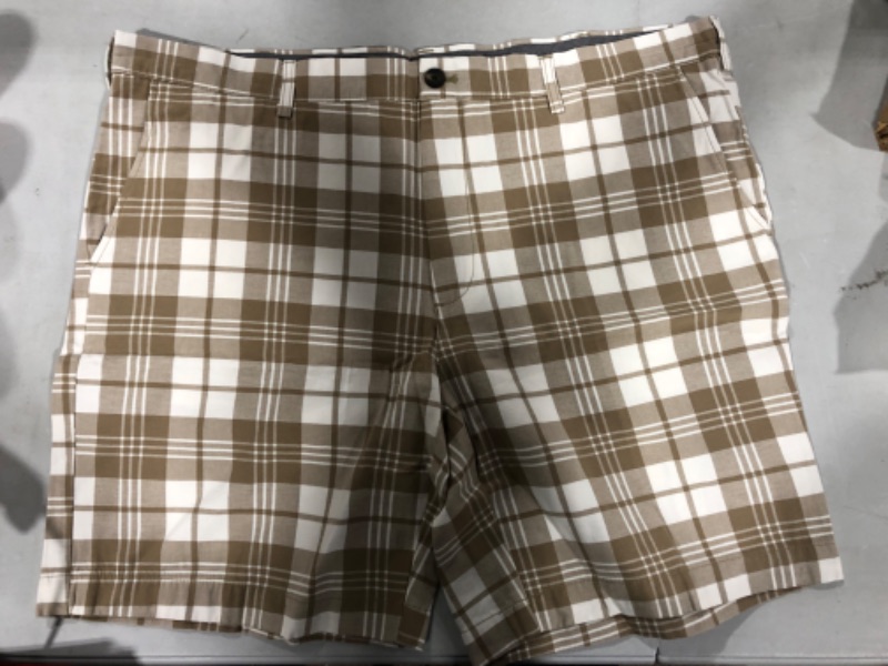 Photo 2 of Amazon Essentials Men's Slim-Fit 9" Short 42 Khaki Brown, Plaid