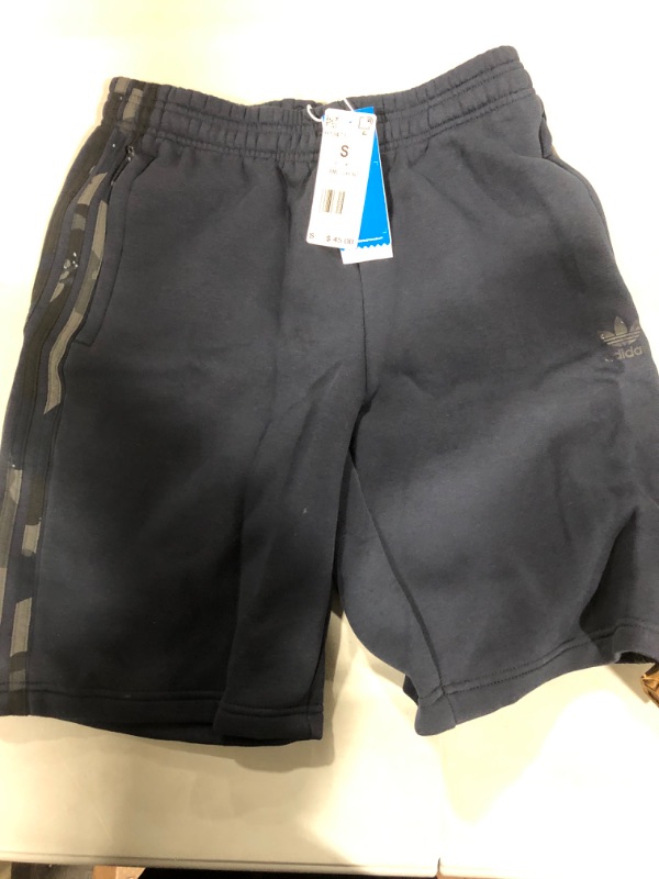 Photo 2 of adidas Originals Men's Graphics Camo Pack Shorts Small Night Navy