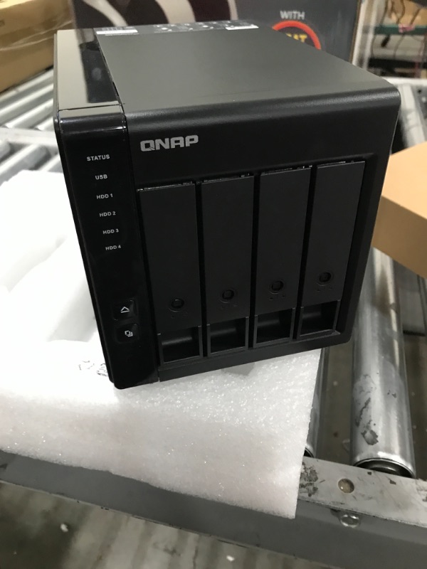 Photo 2 of QNAP TR-004 4 Bay USB Type-C Direct Attached Storage (DAS) with hardware RAID (Diskless) 4-bay DAS