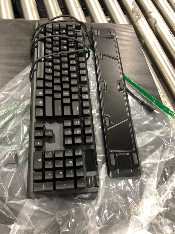 Photo 1 of Generic keyboard with magnetic keyboard wrist rest