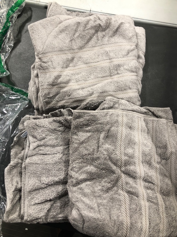 Photo 1 of American Soft Linen 4 Piece Bath Towel Set, 100% Turkish Cotton Bath Towels for Bathroom, 27x54 in Extra Large Bath Towels 4-Pack, Bathroom Shower Towels , Light Gray Bath Towels Bath Towel Set Rockridge Grey
