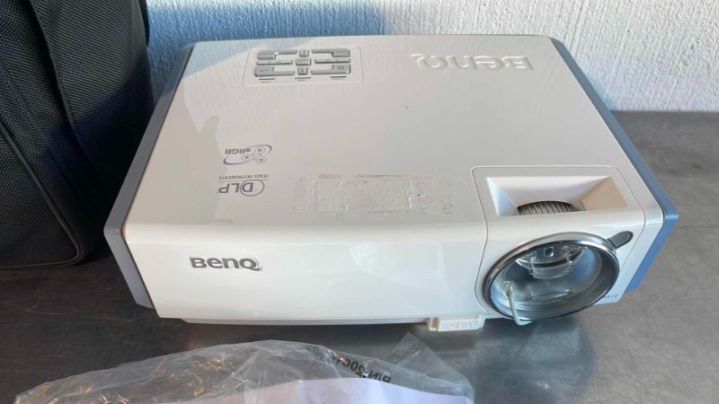 Photo 2 of BenQ MP510 Projector
 SVGA Portable Projector displaying 1,500 Lumens at its brightest setting with a native resolution of 800x600 . 