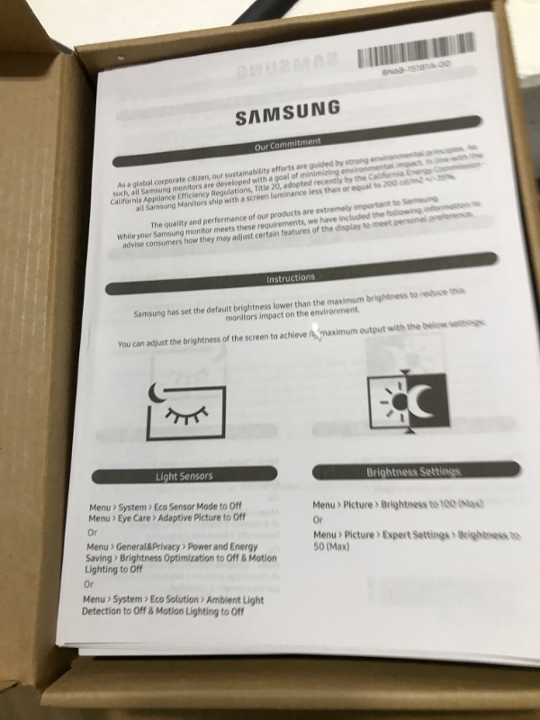 Photo 1 of SAMSUNG UR59 Series 32-Inch ViewFinity 4K UHD (3840x2160) Computer Monitor, Curved, HDMI, Display Port, 3-sided border-less, Eye Saver Mode (LU32R590CWNXZA), Black
