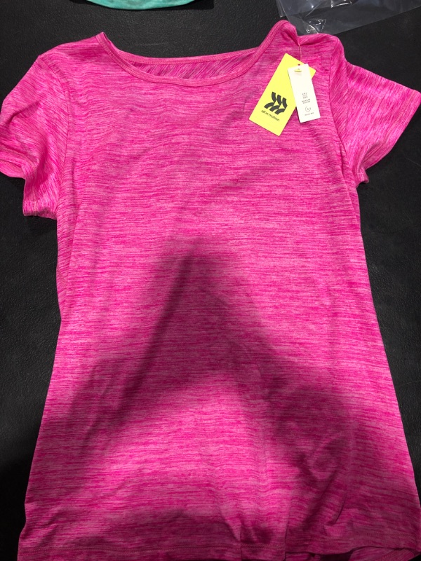 Photo 2 of All In Motion Girls' Short Sleeve Twist-Back Studio T-Shirt 
SIZE XL