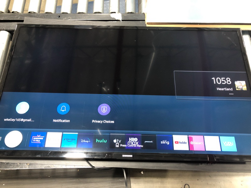 Photo 3 of SAMSUNG 40-inch Class LED Smart FHD TV 1080P (UN40N5200AFXZA, 2019 Model)