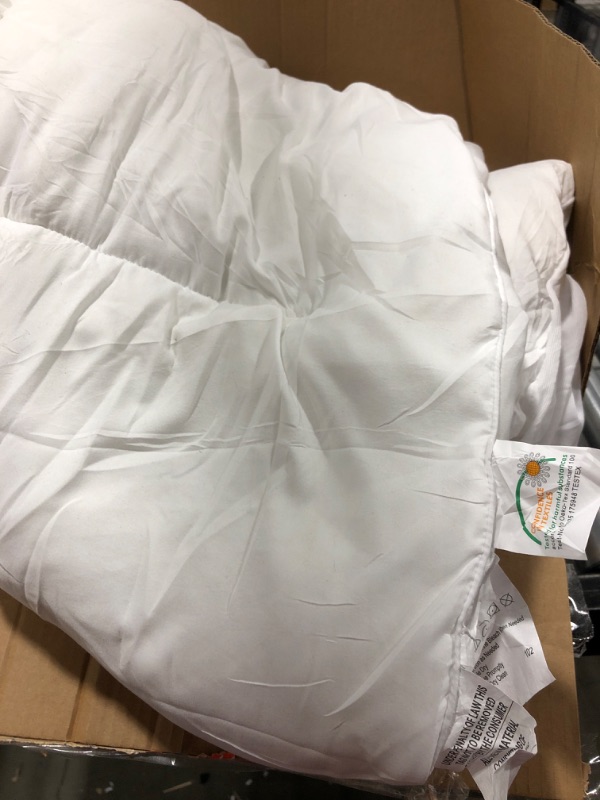 Photo 2 of [Queen Size] White Quilted Mattress Topper