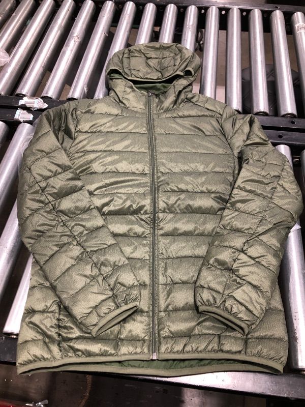 Photo 2 of Amazon Essentials Men's Packable Lightweight Water-Resistant Puffer Jacket size XS