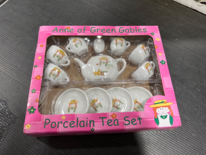 Photo 2 of Anne of Green Gables - L'il Anne Porcelain Tea Set