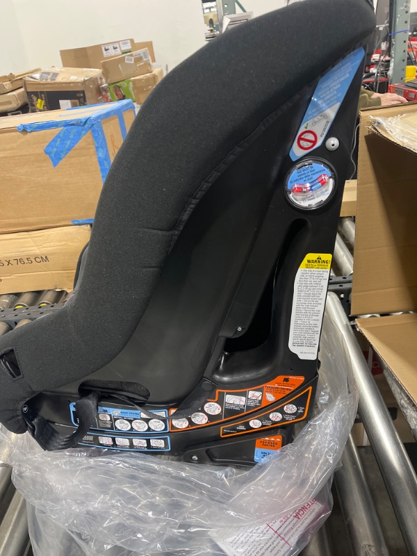 Photo 3 of Graco Contender Slim Convertible Car Seat in West Point Grey/black
