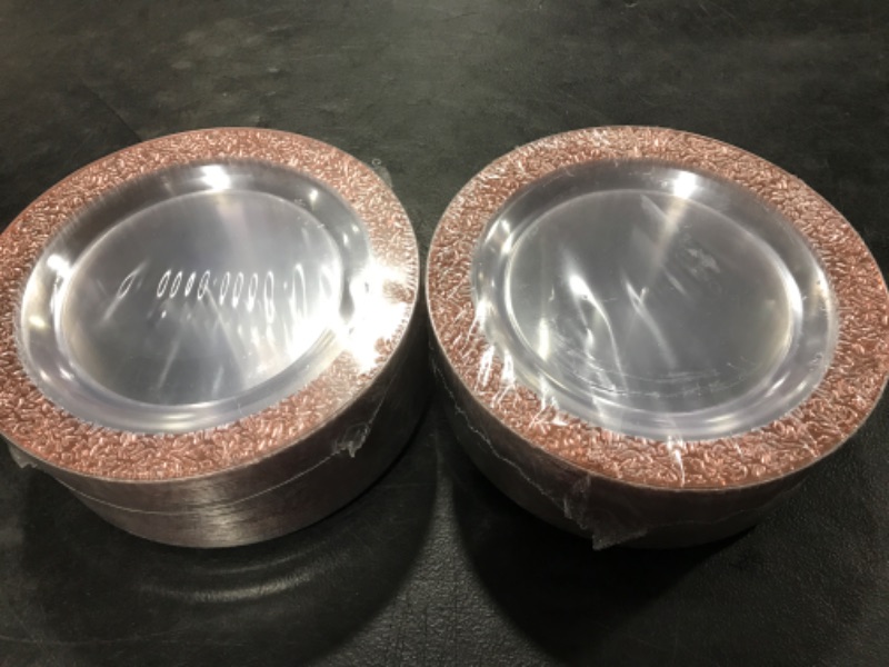 Photo 1 of 100 PIECES ROSE GOLD DISPOSIBLE PLASTIC PLATES