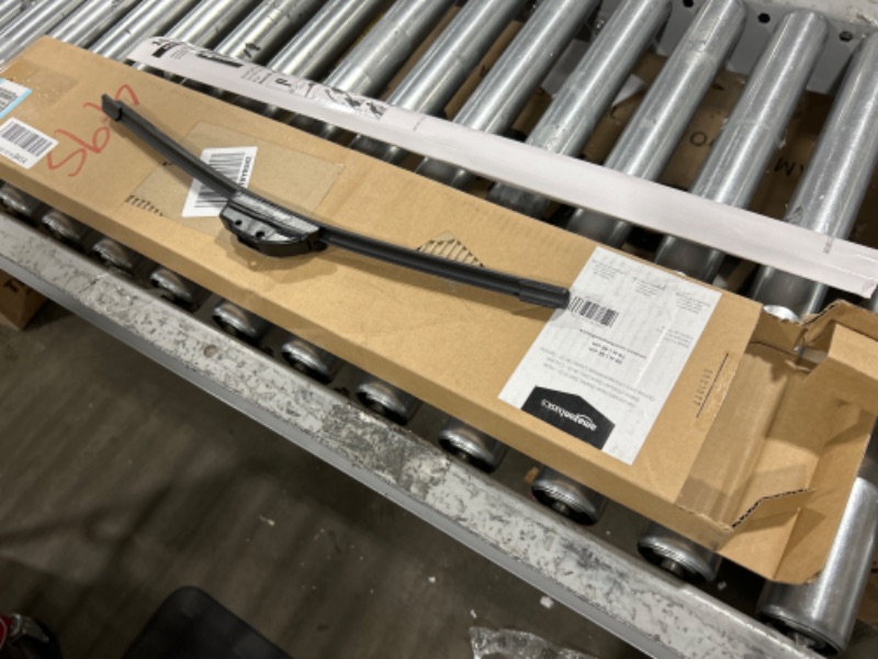 Photo 2 of AmazonBasics - Windshield Wiper Blades (Set of 2) - 26" / 19" Hook Hook 26" / 19"