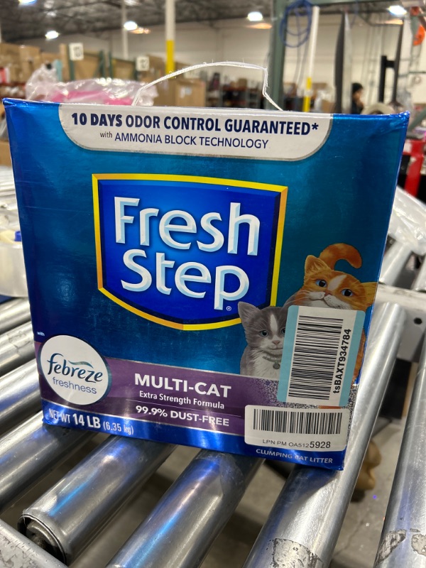 Photo 2 of 02049 14 Lb. Multi-Cat Scoopable Scented Cat Litter
