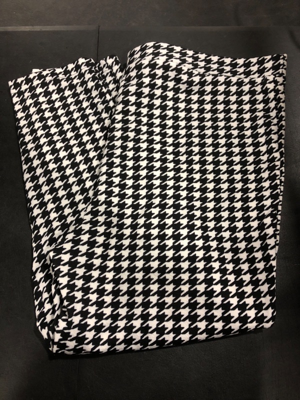 Photo 2 of [Size  3X-Large] WDIRARA Women's Plus Size Elastic High Waist Houndstooth Leggings Skinny Pants- Multicolored