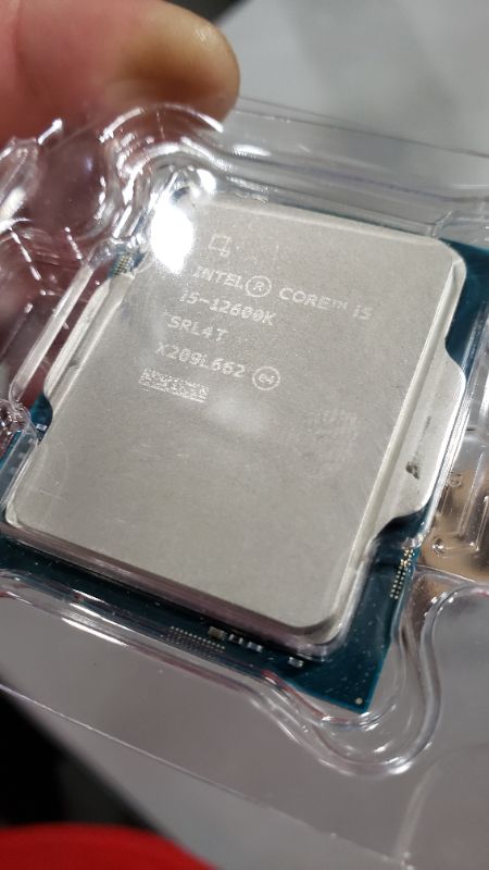 Photo 2 of Intel Core I5-12600K LGA1700 10-Core up to 4.9Ghz Unlocked 600 Series 125w (Bx8071512600k)
