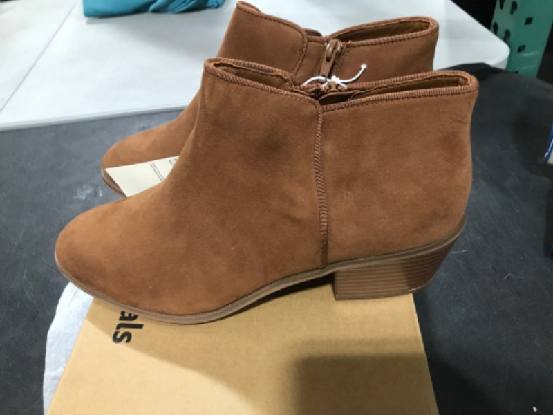 Photo 3 of Amazon Essentials Women's Ankle Boot SIZE - 12 COGNAC 