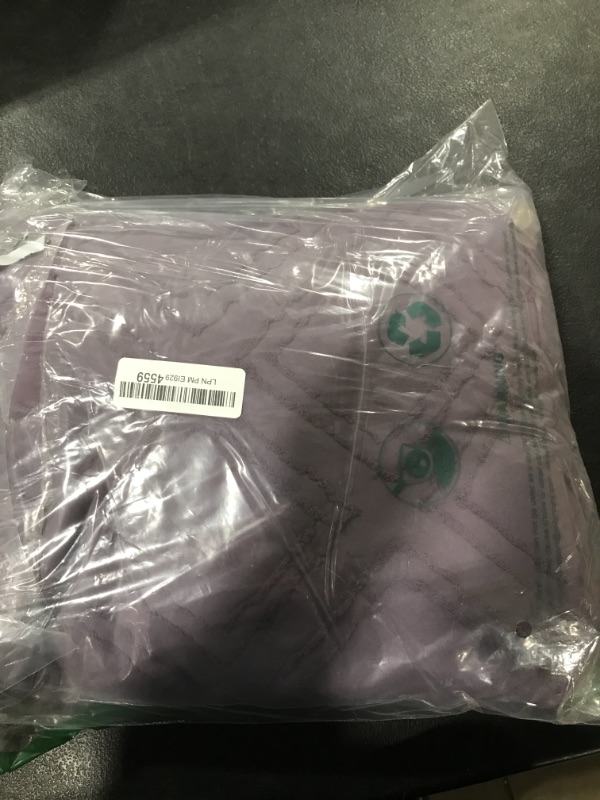 Photo 2 of  Duvet Cover King Size - Purple Microfiber Tufted Duvet Cover Set , Boho Textured Duvet Cover Jacquard Rhombus Geometric Pattern Duvet Cover with Corner Ties & Zipper Closure Purple King(104"×90")