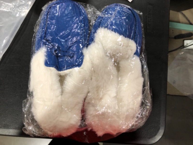 Photo 1 of woman's faux fur bedroom shoes SIZE 39