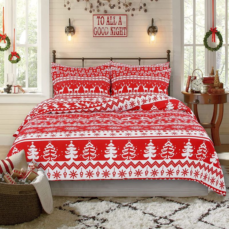 Photo 1 of Christmas Duvet Cover Set Queen Christmas Tree Snowflake Comforter Cover Set 3 Pcs Reindeer Bedding Cover Red White Quilt Cover with Zipper Closure(1 Duvet Cover, 2 Pillow Shams)
