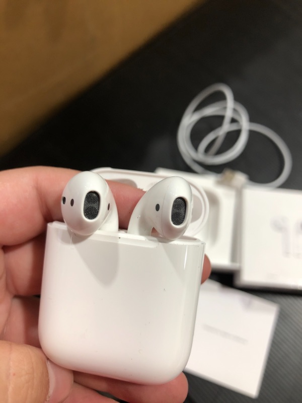 Photo 3 of Apple - AirPods with Charging Case (2nd generation) - White--LEFT AIRPOD DEFECTIVE