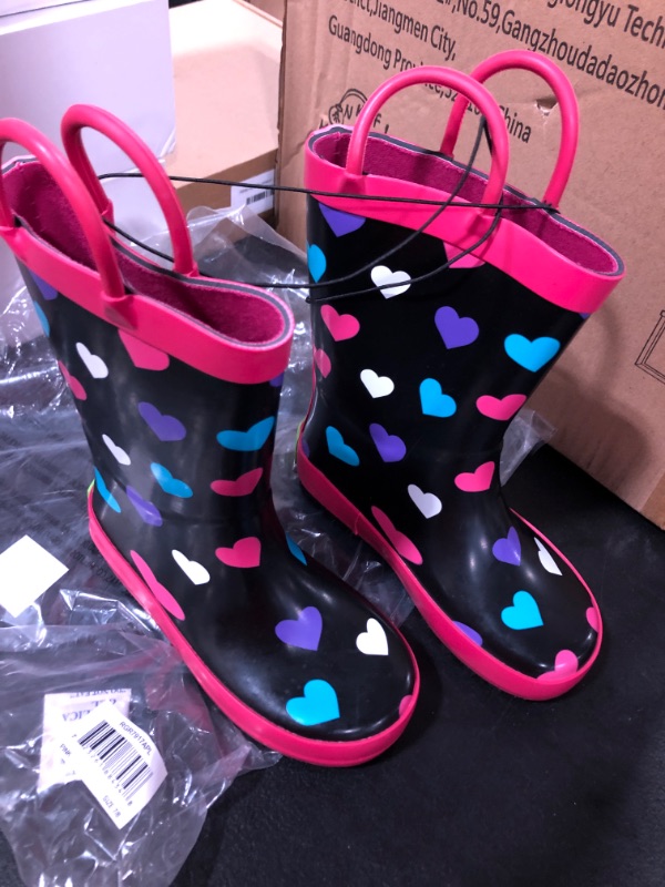 Photo 2 of Rainbow Daze Kids Rain Boots Rainin' Hearts Heart Pattern, Waterproof, Rubber, Black Pink, Size 7/8