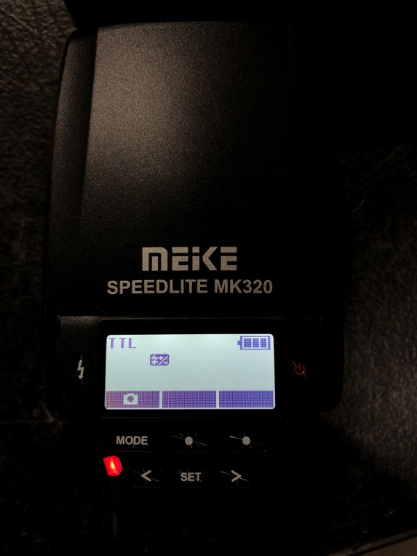 Photo 3 of Meike MK320 MK-320-C TTL Master HSS Flash Speedlite Speedlight for Canon Digital SLR Cameras
