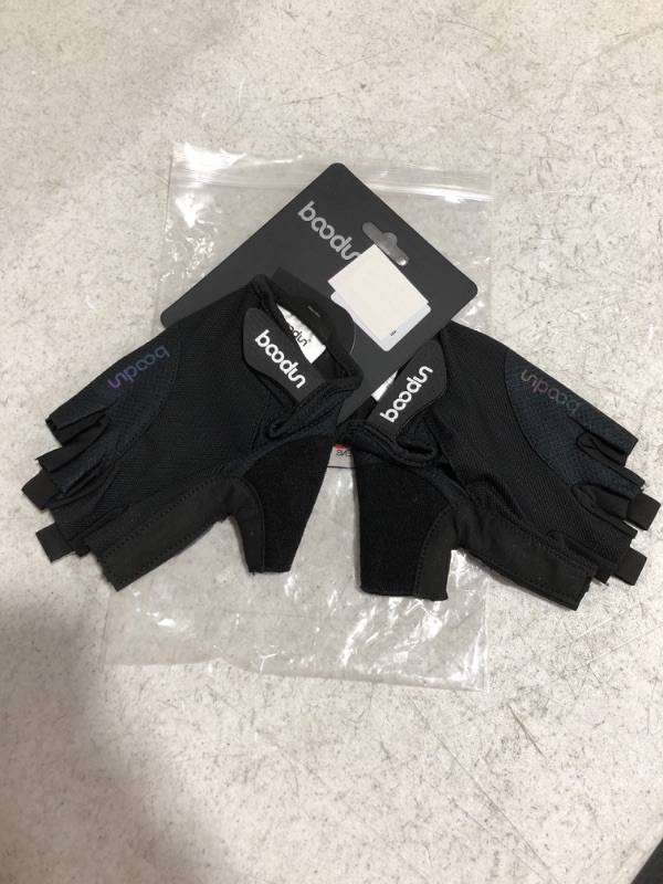 Photo 1 of Men & Women Cycling Gloves, Half Finger Breathable Road Bike Bicycle Riding Gloves with Anti-Slip Shock-Absorbing Pad for Bike,Mountain Motorcycle, Outdoor Sports
SIZE LARGE.