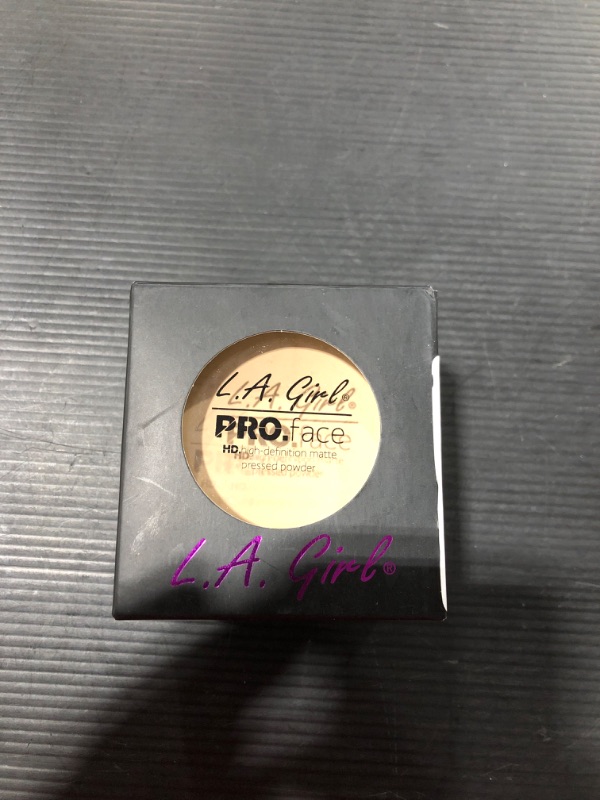 Photo 2 of L.A. Girl Pro Face HD Matte Pressed Powder, Creamy Natural, 0.25 Ounce (Pack of 3) (GPP604)
