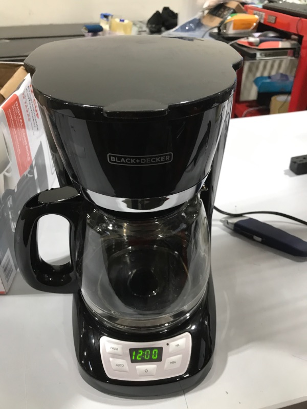 Photo 2 of BLACK+DECKER QuickTouch Digital Programmable 12-Cup* Coffee Maker, Black, CM1060B-T (B013GZZ6HW)
