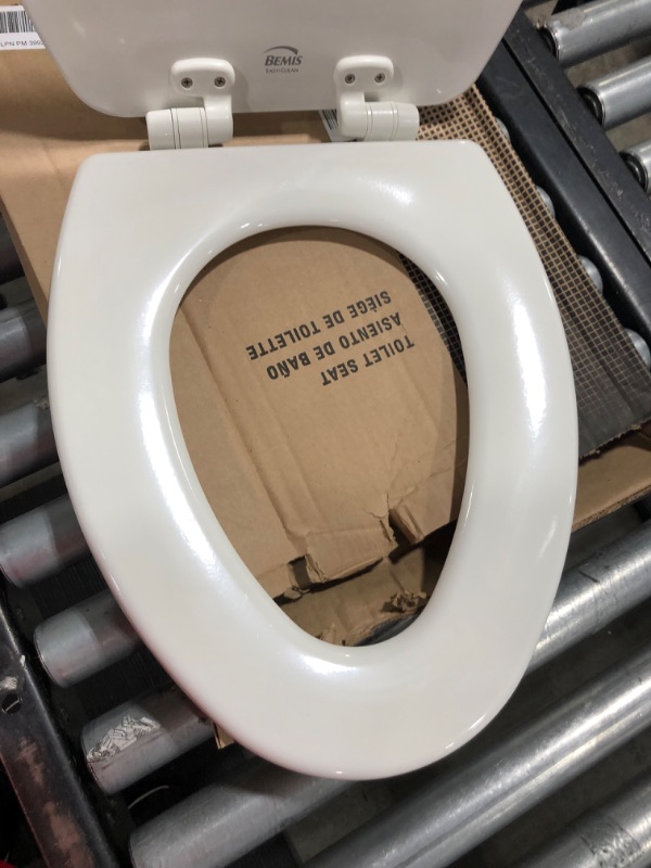 Photo 1 of Bemis 1600E4000 Elongated Enameled Wood Toilet Seat; White (2385626)
