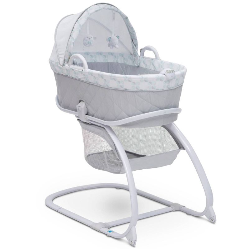 Photo 1 of Delta Children Deluxe Moses Bassinet - Windmill
