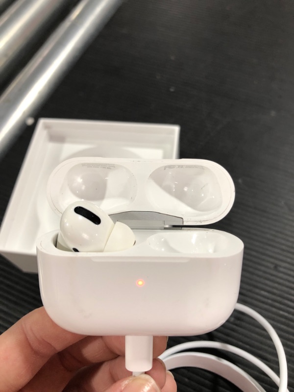 Photo 2 of Apple AirPods Pro with MagSafe Charging Case
MISSING ONE AIRPOD, LEFT AIRPOD ONLY