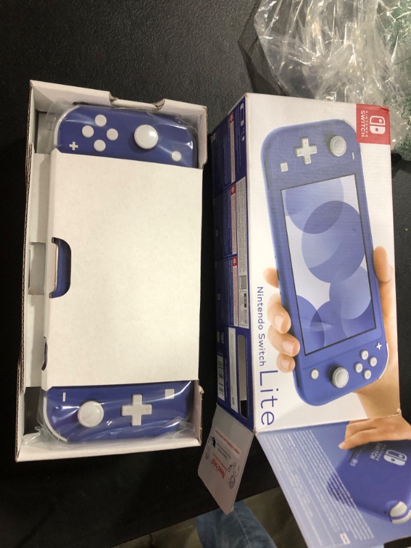 Photo 3 of Nintendo Switch Lite - Blue
