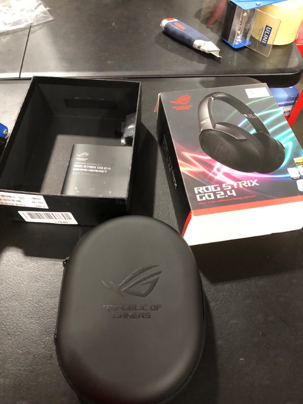 Photo 5 of ASUS ROG Strix Go 2.4 Wireless Gaming Headset with USB-C 2.4 GHz Adapter | Ai Powered Noise-Cancelling Microphone | Over-Ear Headphones for PC, Mac, Nintendo Switch, and PS5/4
