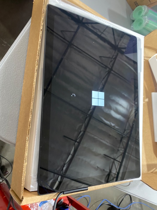 Photo 6 of Microsoft Surface Pro 8-13" Touchscreen - Intel® Evo Platform Core™ i5-8GB Memory - 256GB SSD - Device Only - Graphite (Latest Model)