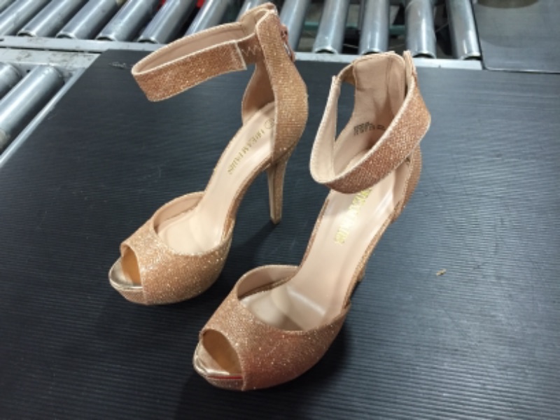 Photo 2 of Women's High Heel Platform Pumps
SIZE 7.5