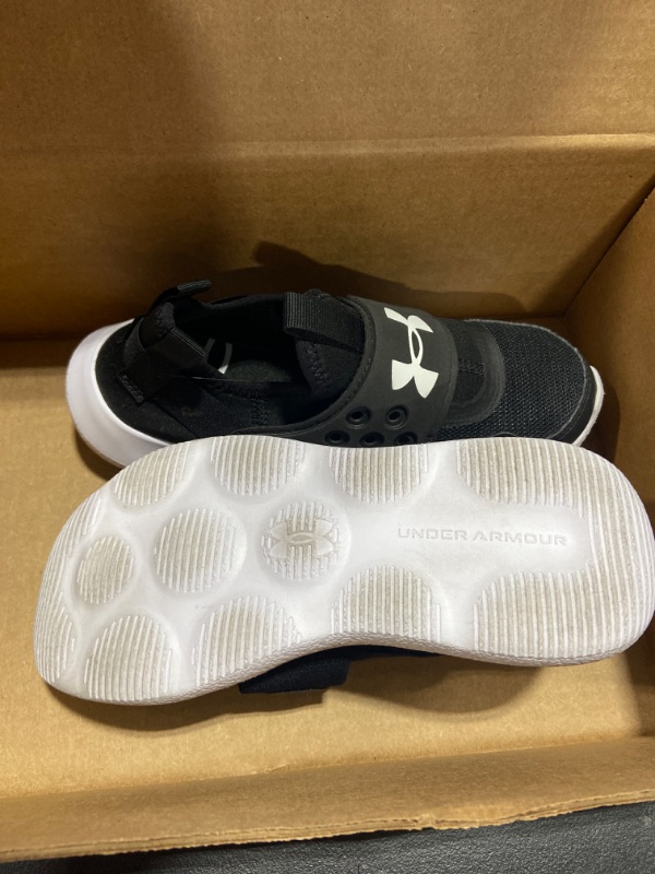 Photo 2 of Under Armour Child Runplay Running Shoe
SIZE 4 