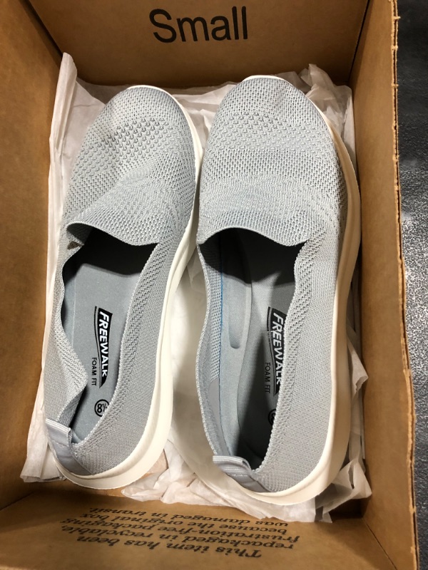 Photo 1 of Generic mens althletic shoes size 8.5